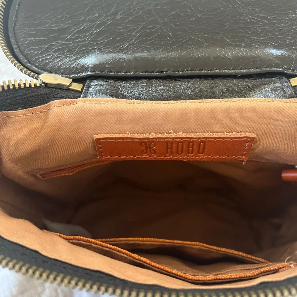 HOBO Dark Brown Leather Bag with Tan Interior - Picture 2 of 8